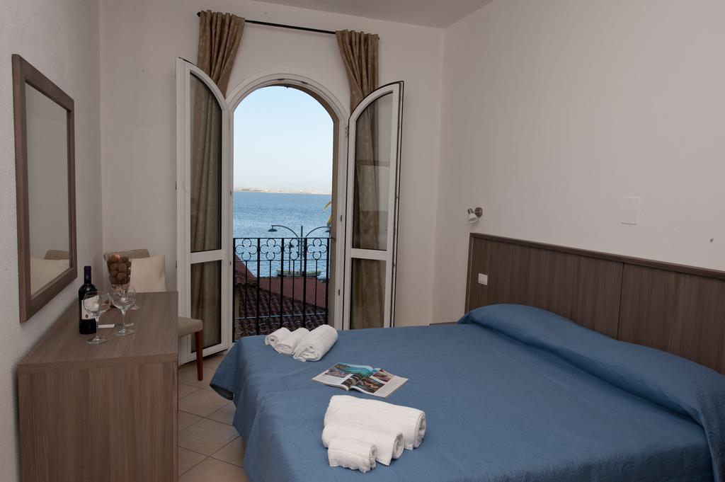Muma Hostel SantʼAntìoco Dış mekan fotoğraf